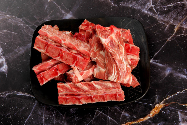 shutterstock_1981900976-csont-husos-nyak-rostelyos.jpg